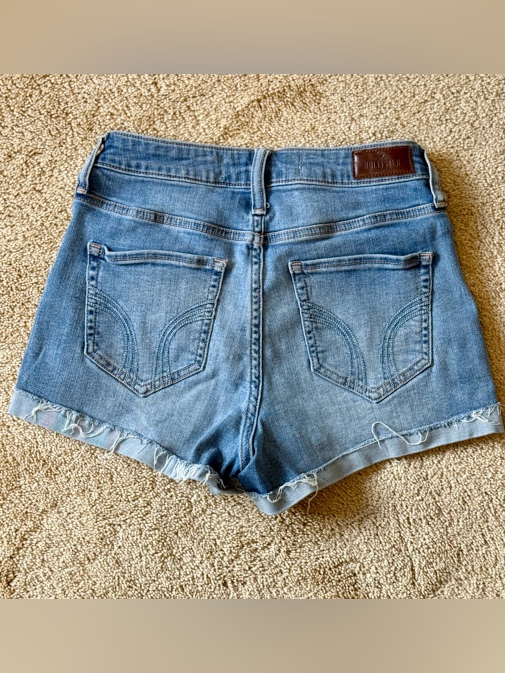 Hollister Curvy High Rise Shorts 3 in size 27 - Picture 4 of 4